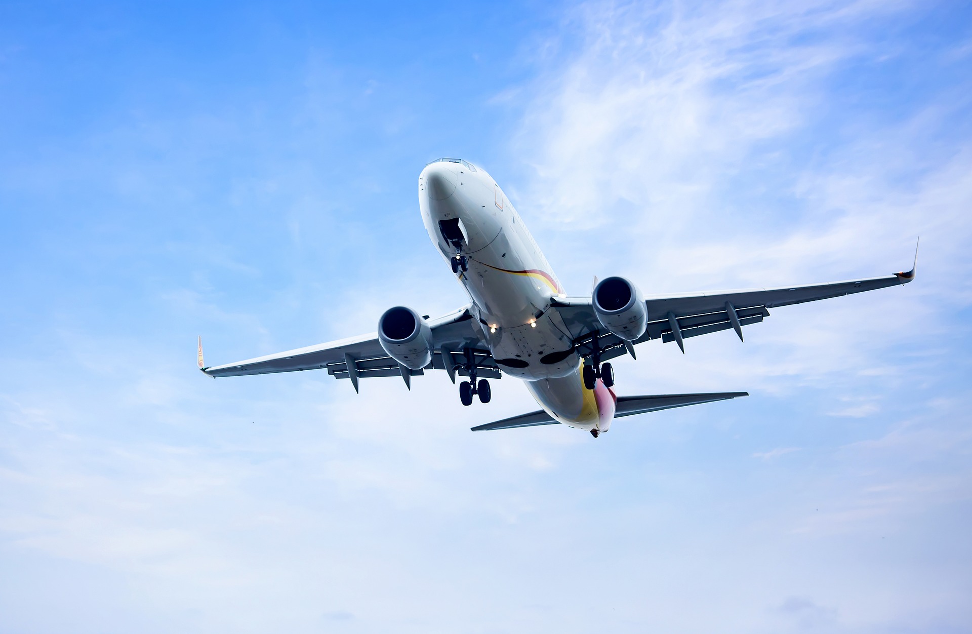plane-8558476_1920.jpg