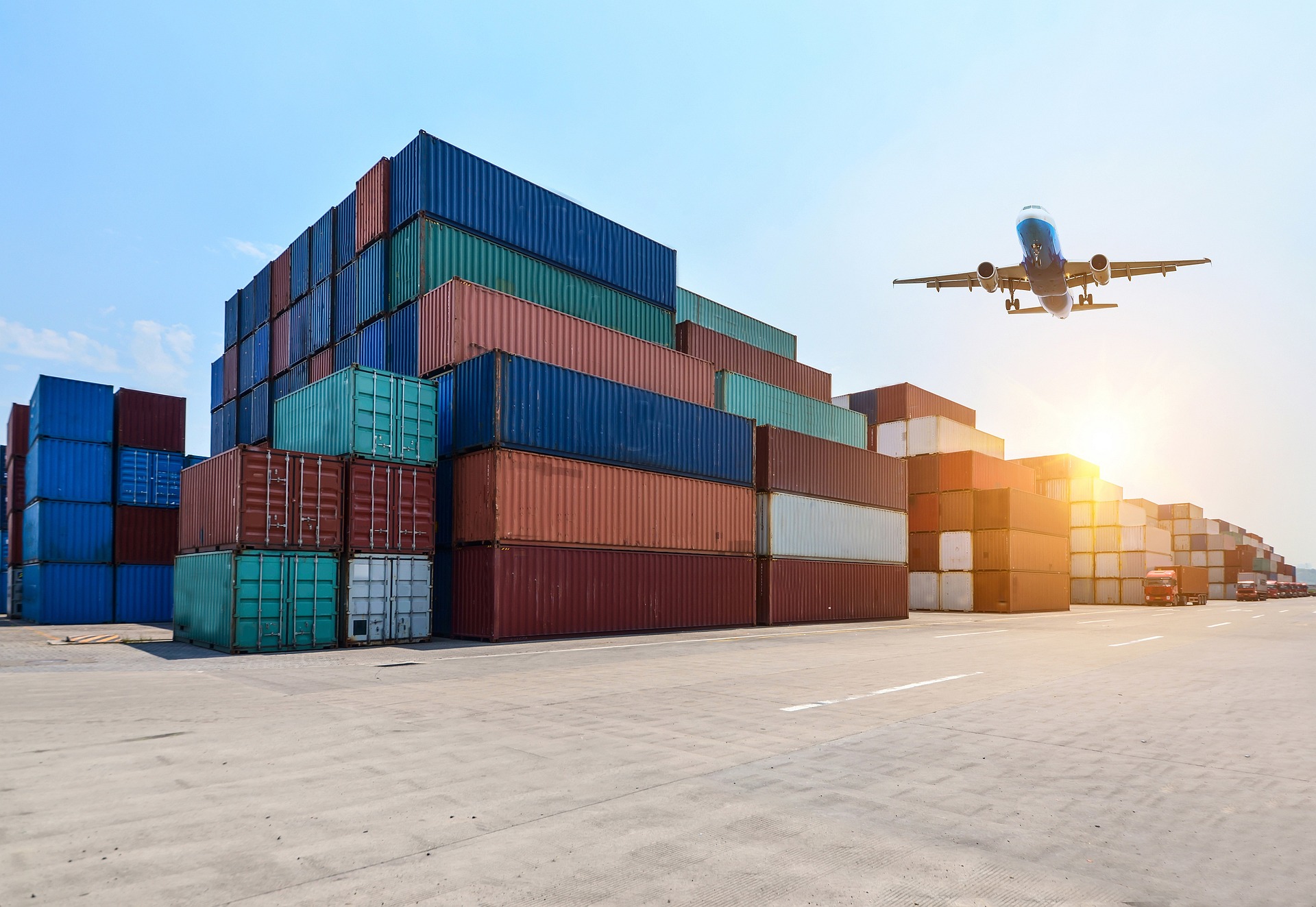 container-6751623_1920.jpg